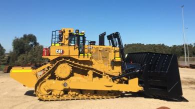 CAT D11 NEXT mit Kohleschild und Gegengewicht 
