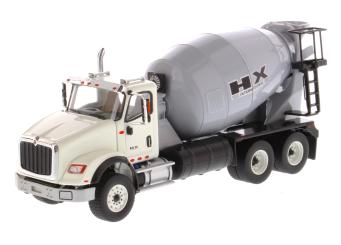 INTERNATIONAL Concrete Mixer HX615, white/grey 
