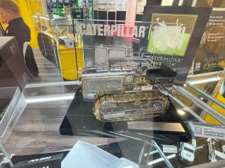 CATERPILLAR Twenty "100 Jahre Caterpillar", vergoldet 