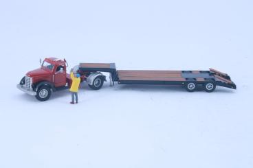 INTERNATIONAL KB-8 4x2 mit 2achs Tieflader, rot-schwarz 