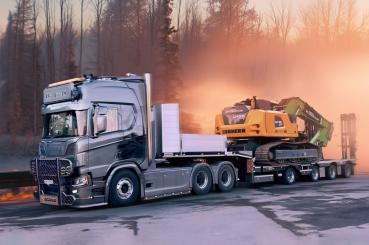 SCANIA R 6x4 with 4axle NOOTEBOOM MCOS "Øst-Riv" 